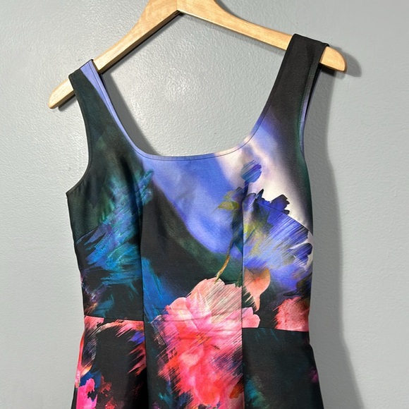 St. John Silk Cotton Printed Midi Length Colorful Fit and Flare Dress size 2 - Picture 15 of 15